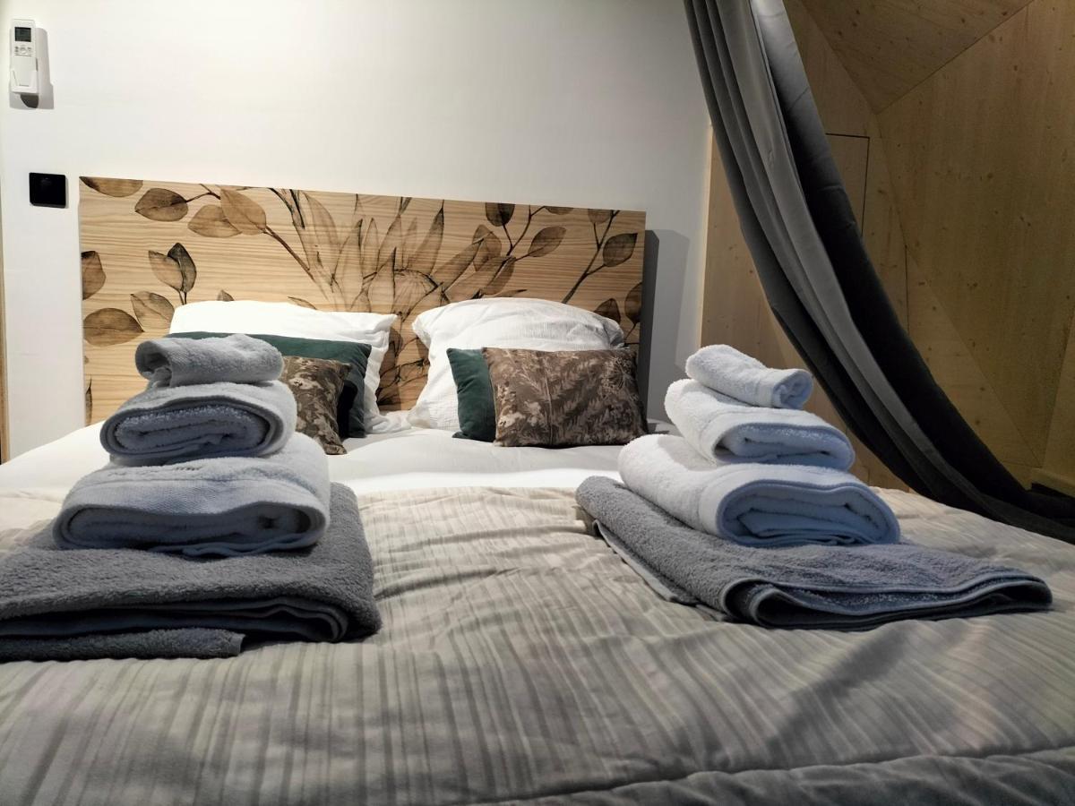 Demeure De La Garenne Bed & Breakfast Montmirail  Bagian luar foto