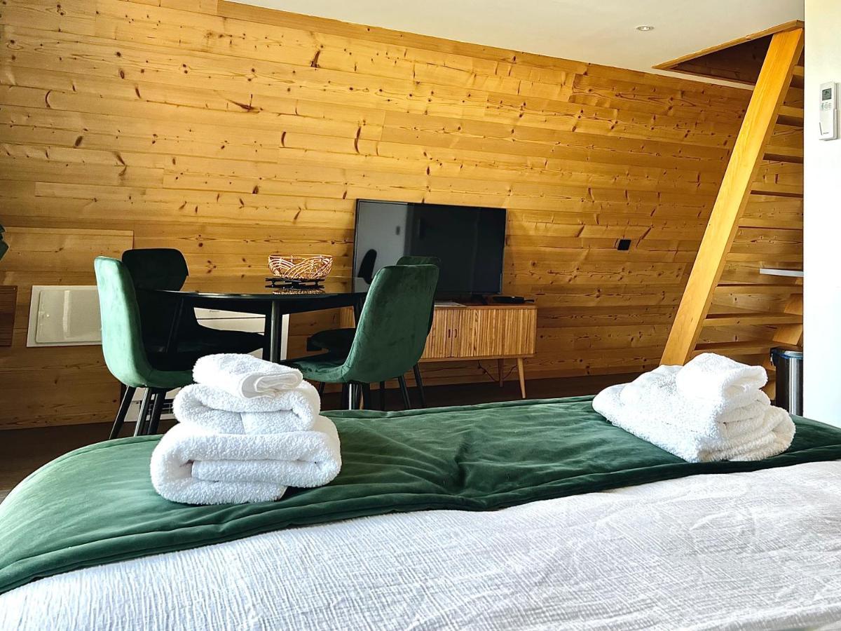 Demeure De La Garenne Bed & Breakfast Montmirail  Bagian luar foto