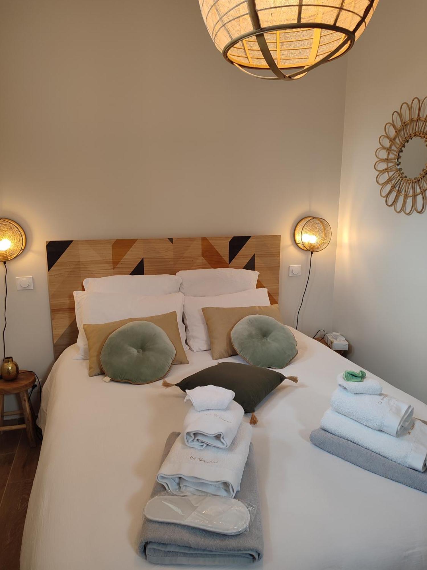 Demeure De La Garenne Bed & Breakfast Montmirail  Bagian luar foto